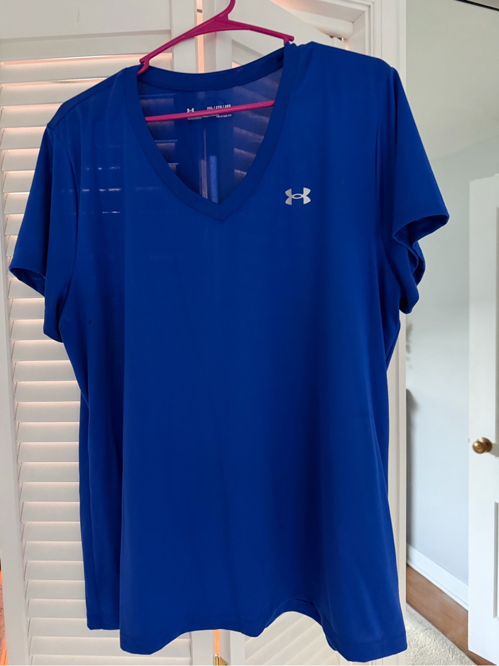 Under Armour Women's V-Neck Tee in Royal Blue
